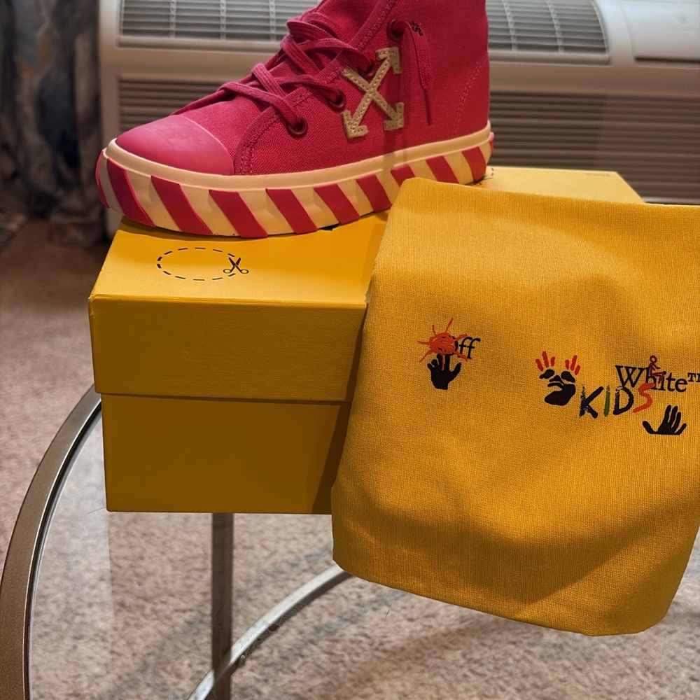 Off-White Kids Sneakers in Vibrant Pink and White